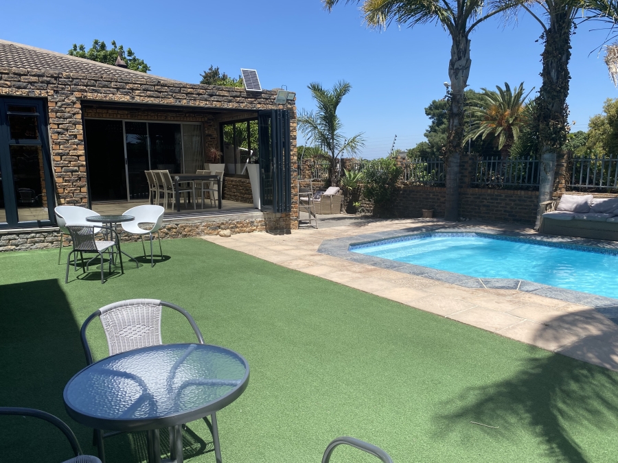 6 Bedroom Property for Sale in De Tijger Western Cape